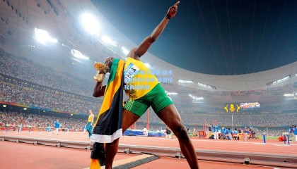 三度折戟小蜜蜂 战术迷思拷问主帅 绿茵征程再遇荆棘